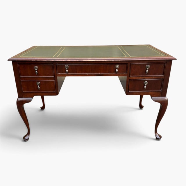 Queen Anne Vintage Sligh Solid Mahogany Queen Anne Writing Desk – Green Leather Top For Sale - Image 3 of 15
