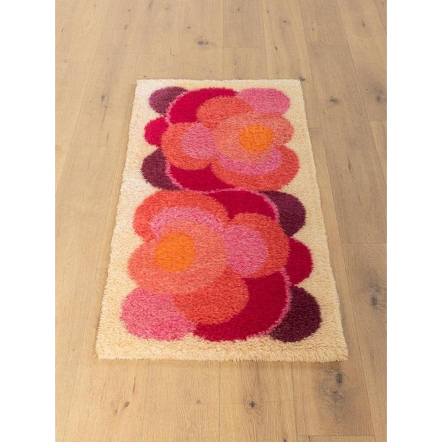 1970s Menuette rug, Desso, 70 x 138 Pattern "Verner Panton Era" High-quality machine-made rug Age 40-50 years100% virgin...
