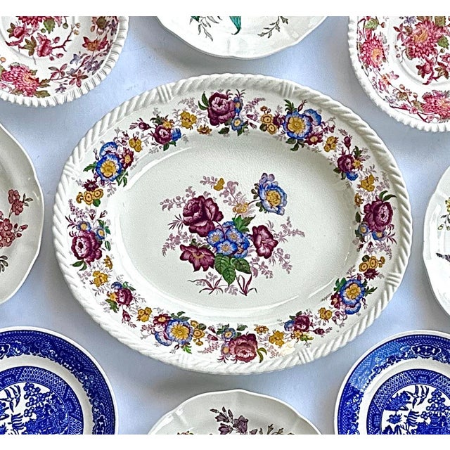 English English Wall Plate Grouping / Collection - Set of 9 Mid-Century Plates For Sale - Image 3 of 12