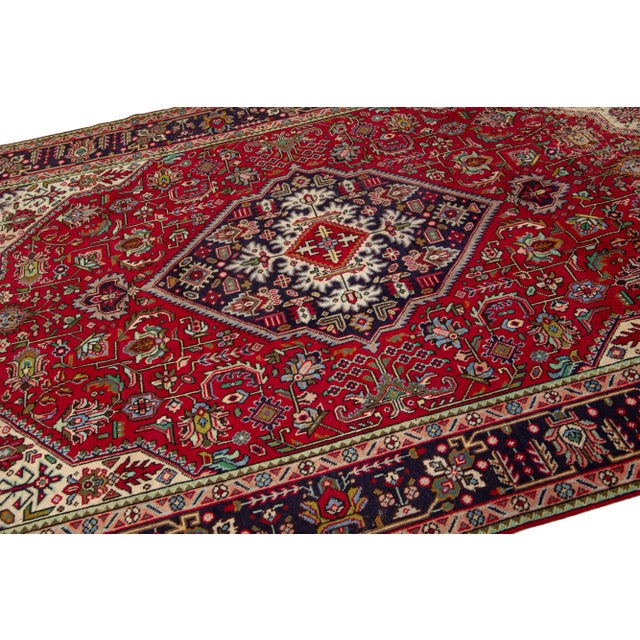 1960s Red Medallion Tabriz Wool Rug With Persian Design For Sale In New York - Image 6 of 7
