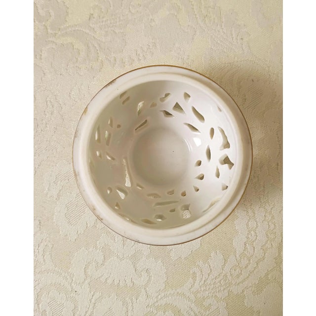 1980s Herend Hungary Bonbonniere 6214 C Reticulated Handpainted Porcelain Box Green Lattice Strawberry Finial Grandmillennial Small Vanity Decor For Sale - Image 12 of 12