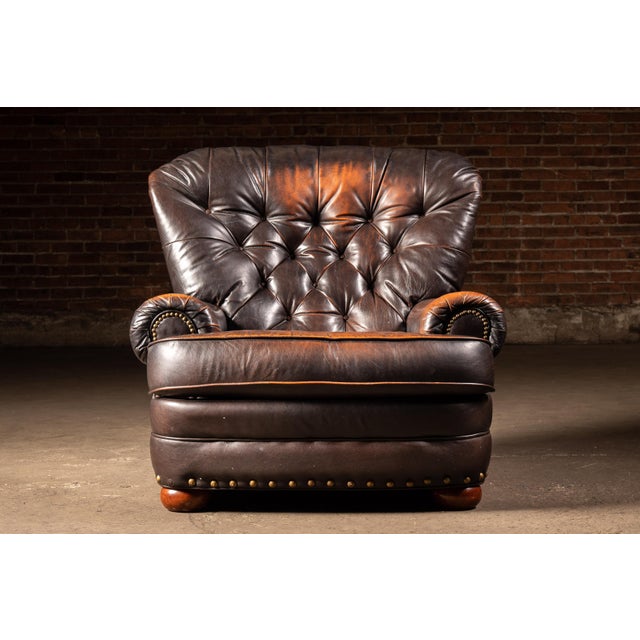 English Vintage English Tufted Leather Club Chair in Brown For Sale - Image 3 of 11