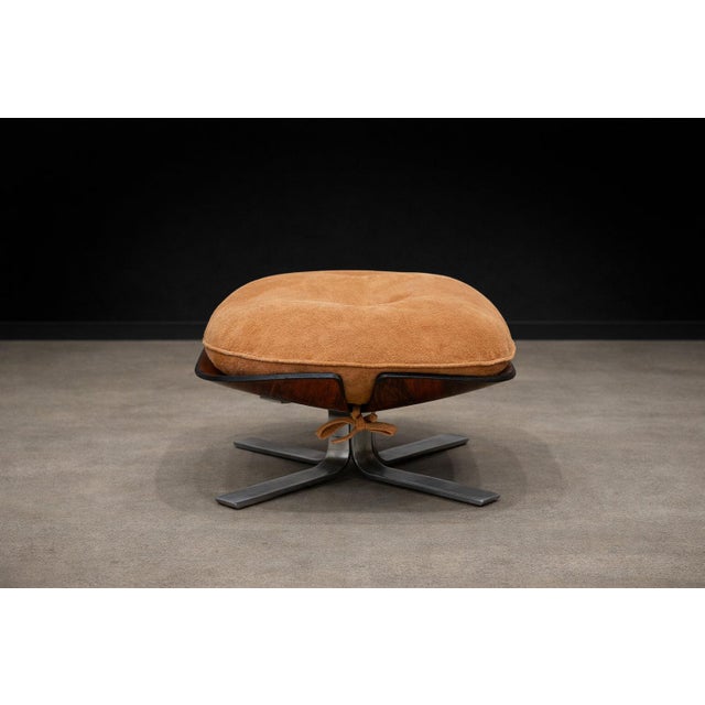 Mid-Century Modern “Paulistana” Lounge Chair and Ottoman by Jorge Zalszupin for L’Atelier, Jacaranda & Suede, Brazil, 1959 - Lot 445-582 For Sale - Image 3 of 13