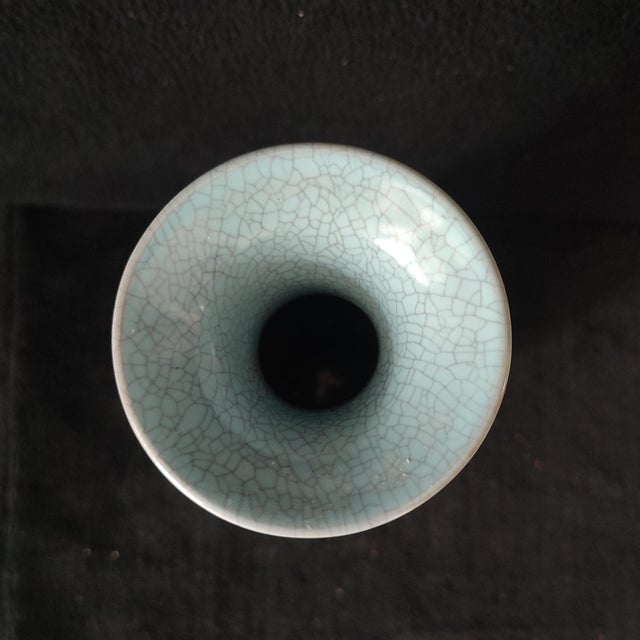 Chinese Ceramic Vase,Guan Ware Crackle Glaze Celadon Porcelain Double Ears Vase For Sale - Image 4 of 9