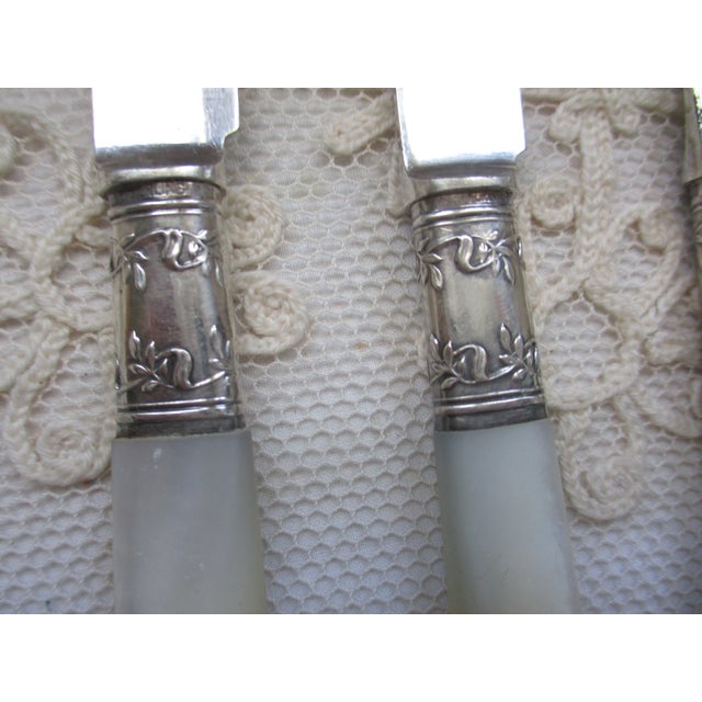 Antique Landers Frary & Clark Aetna Works Mother of Pearl & Sterling Knives - Set of 6 For Sale - Image 4 of 8