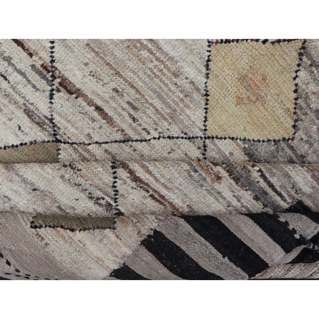 Light Gray Modern Hand Knotted Moroccan Diamond Pattern in With Tribal Motifs For Sale - Image 8 of 9