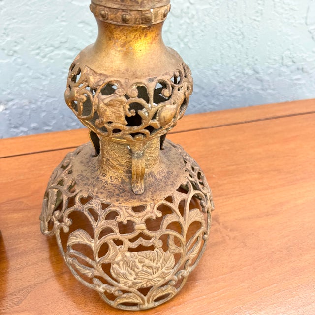 Vintage Chinoiserie Gold Gilt Table Lamps - A Pair For Sale - Image 4 of 8