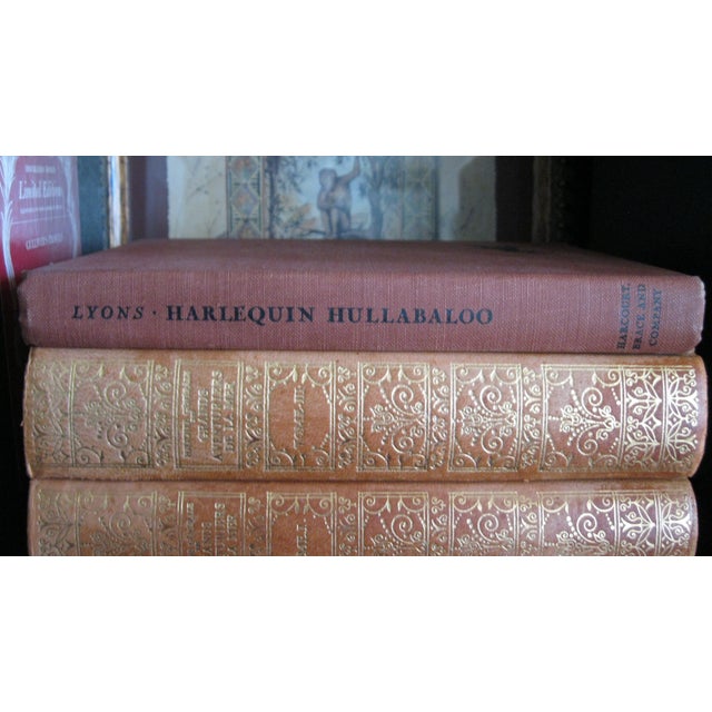 Signed First Edition Harlequin Hullabaloo by Dorthy Lyons Illustrated by Wesley Dennis Published by Harcourt Brace and Co....