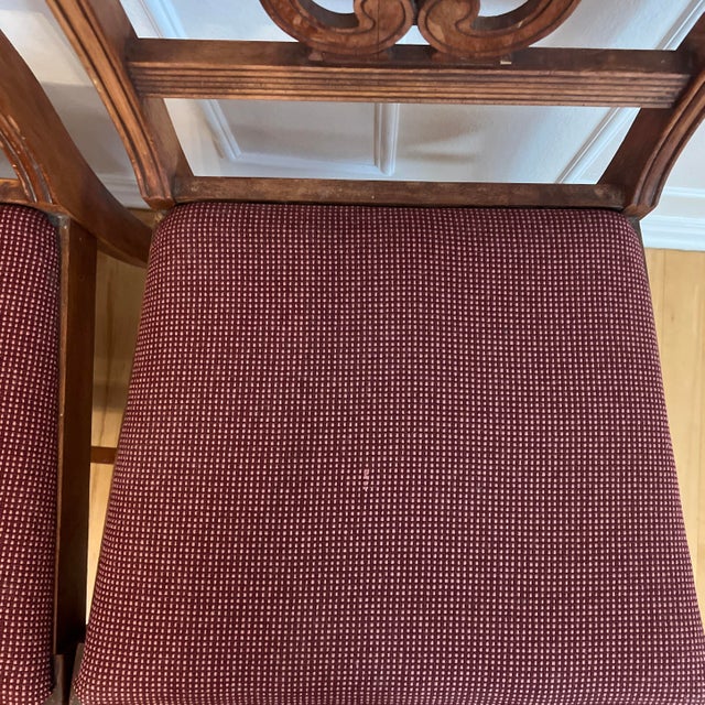 These are 4 stylish vintage Mid Century Duncan Phyfe style Harp back chairs. Three chairs have no arms, one chair has...