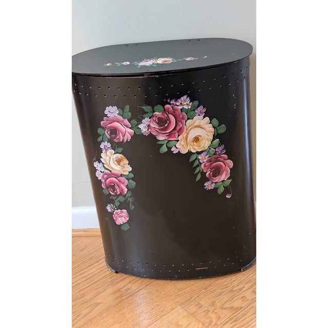 1950s 1950s Vintage Mid Century Modern Hand Painted Toleware Accent Hamper For Sale - Image 5 of 11