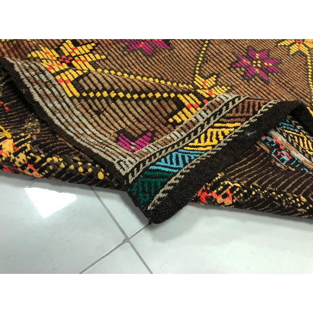 1960s Vintage Turkish Handmade Kilim Rug - 5′2″ × 8′6″ For Sale - Image 4 of 11