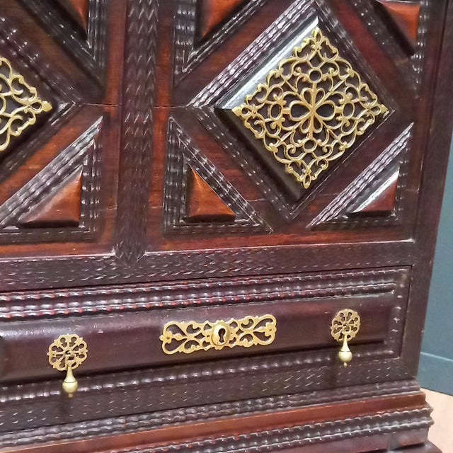 Anglo Indian Colonial Campaign Chest, 1840s For Sale - Image 5 of 18