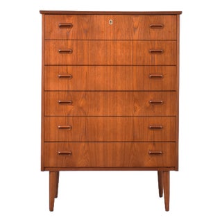 Mid-Century Modern Danish Teak Chest of Drawers, 1960s For Sale
