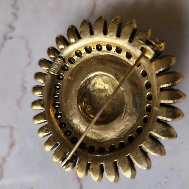 Metal 1950s Weiss Brooch Gold Starburst Diamanté Pavé Pin For Sale - Image 7 of 9
