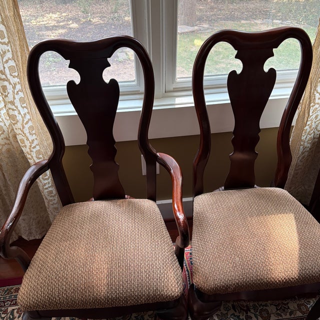 Queen Anne Early 1990’s Thomasville Oval Dining Room Table With 6 Chairs For Sale - Image 3 of 14