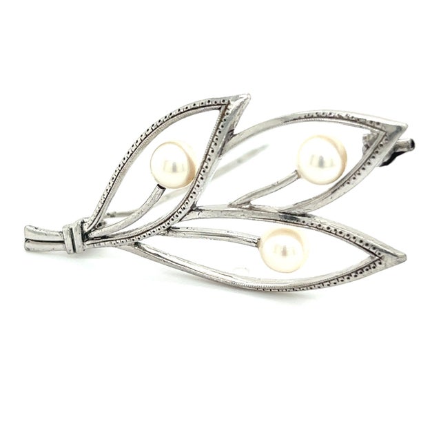 1990s Mikimoto Estate Akoya Pearl Brooch Pin Sterling Silver For Sale - Image 9 of 12
