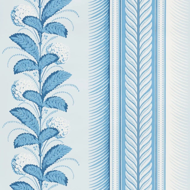 Sample - Schumacher Hydrangea Drape Wallpaper in Delft For Sale