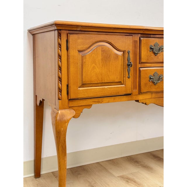 Vintage Buffet Pennsylvania House Walnut Traditional Sideboard Server Dovetail For Sale In Tampa - Image 6 of 16