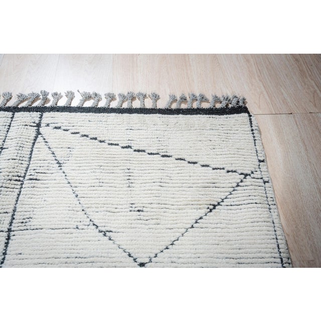 Textile 5x8 Tribal Moroccan Beni Ourain Design Ivory Hand-Knotted Wool Berber Carpet Rug For Sale - Image 7 of 7