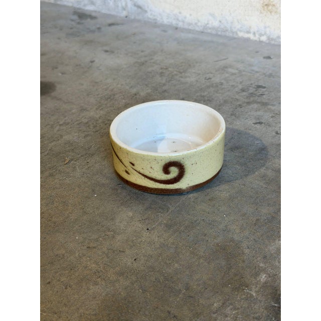 Mid-Century Modern Ramekin Small Bowl Beige Swirl Speckled Studio Pottery Mid 20th Century For Sale - Image 3 of 8