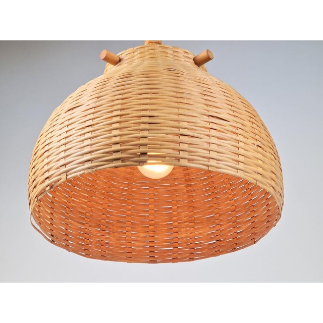 Brown Scandinavian Wicker Rattan and Pine Pendant Lamp, 1960s For Sale - Image 8 of 9