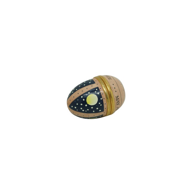English Halcyon Days Enamels England May All Your Dreams Come True Egg Trinket Pill Box For Sale - Image 3 of 11