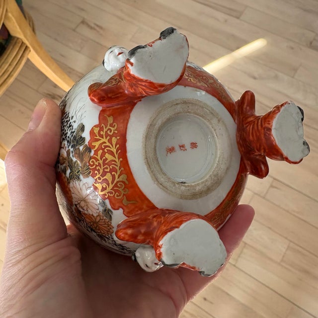 Japanese Kutani Three-Footed Ginger Jar With Lid For Sale - Image 4 of 11