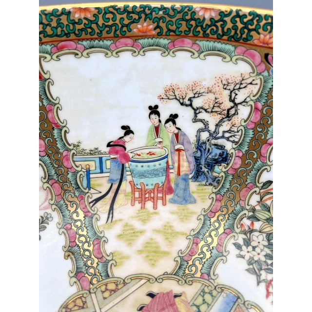 Large Vintage Rose Medallion-Style Decorative Bowl – Hand-Painted Chinese Porcelain – 20th Century Export For Sale - Image 10 of 17