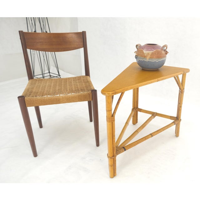 Late 20th Century Fick Reed Atr Bamboo Rattam Wedge Triangle Shape Occasional Side End Table Stand For Sale - Image 5 of 10