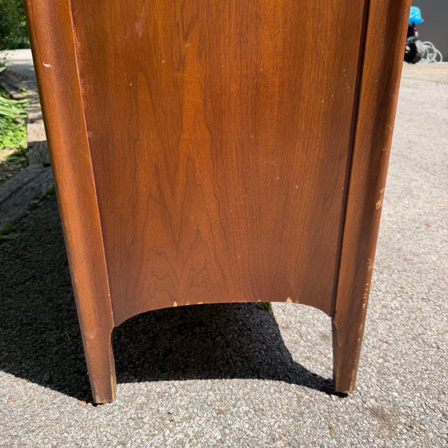 Wood Mid 20th Century Walnut Hutch China Cabinet With Rosewood Pulls in Style of Kent Coffey Perspecta For Sale - Image 7 of 11