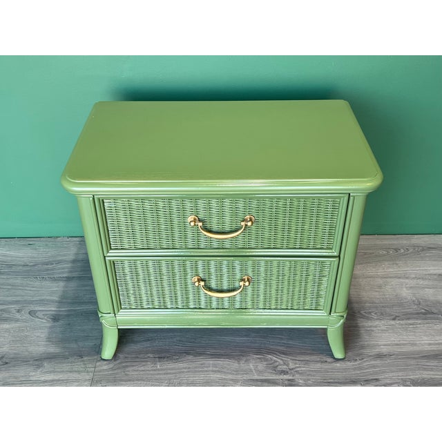 1970's High Gloss Green Lacquered Nightstand For Sale In Miami - Image 6 of 12