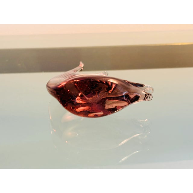 Transitional Vintage Purple Glass Fish Figurine From the 70s in the Murano Glass Style For Sale - Image 3 of 4
