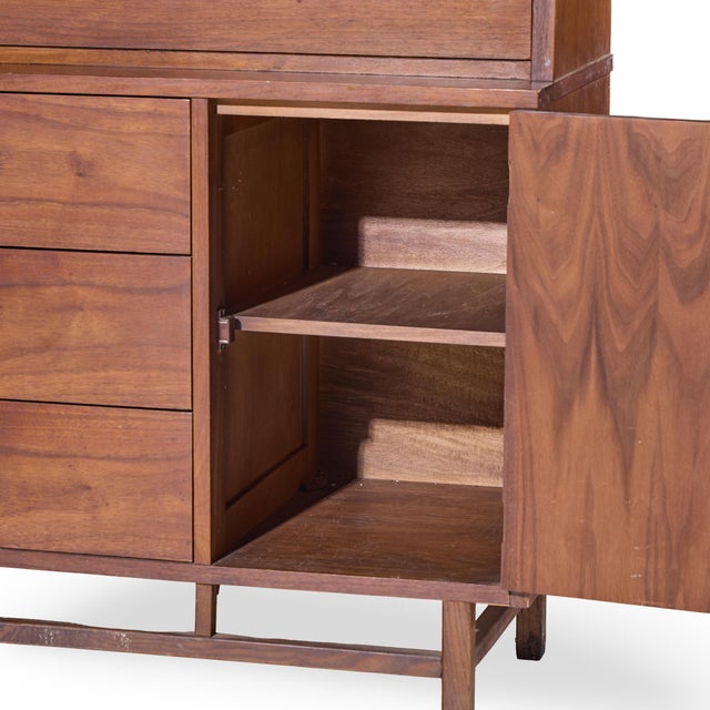 Stanley Mid Century Walnut Credenza and Hutch For Sale - Image 10 of 11