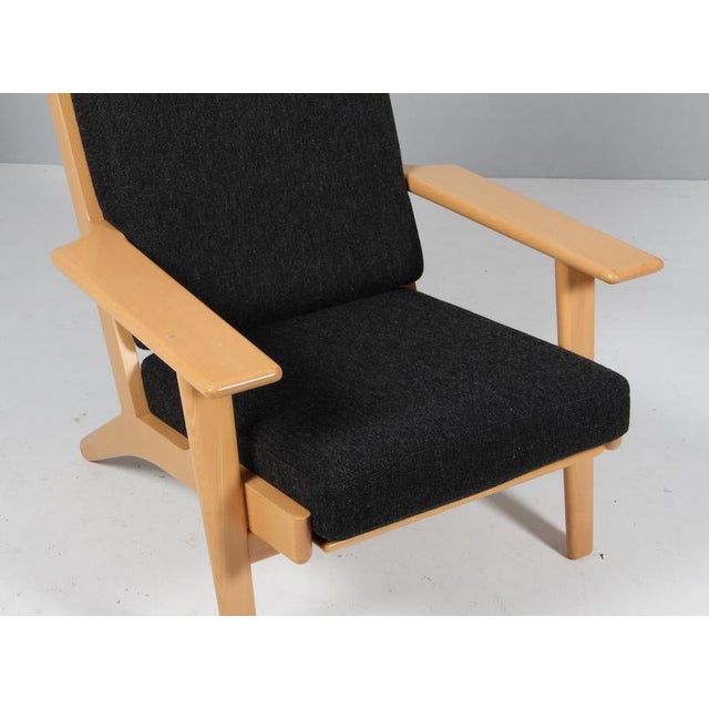 Model 290A Lounge Chair in Beech & Hallingdal by Hans J. Wegner for Getama, 1990s For Sale - Image 4 of 11