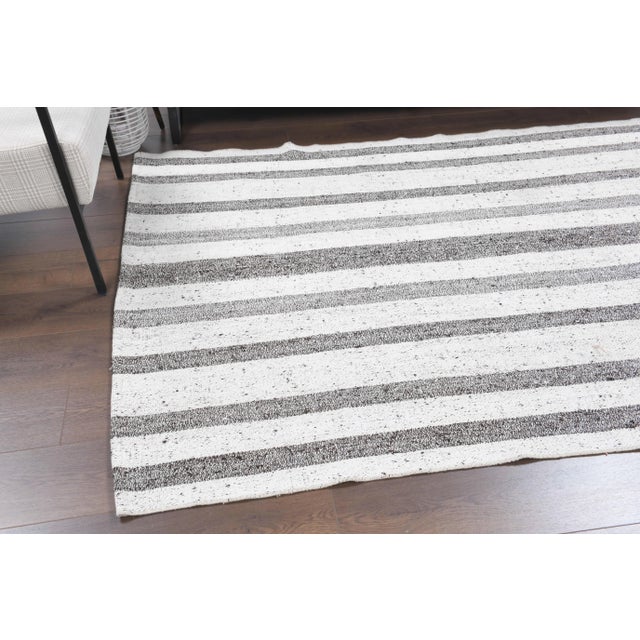 Textile Vintage Turkish Oushak Handmade Wool Cotton White Kilim Area Rug For Sale - Image 7 of 11