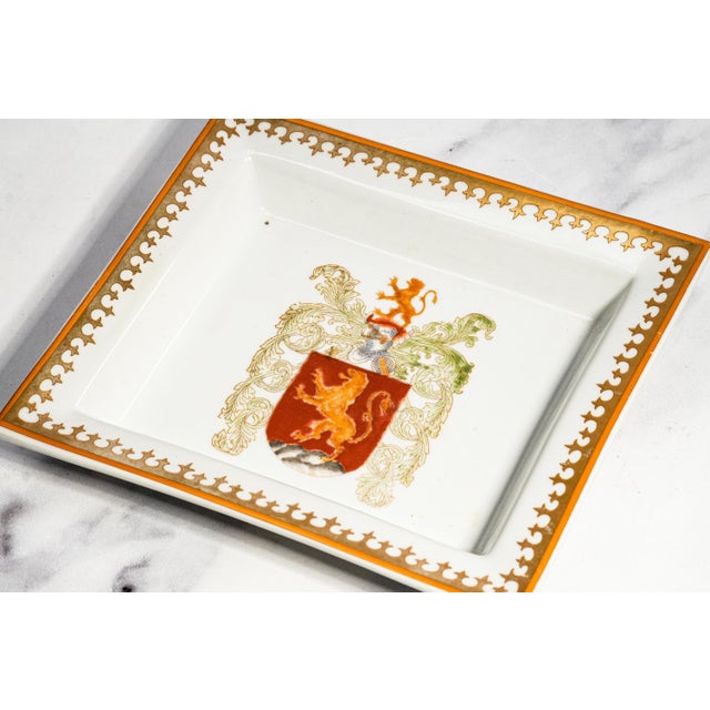 1960s Stately Pair Vintage Porcelain Armorial Catchall Trays Heraldic Coat of Arms Dish Gold Gilt English Country Home Decor For Sale - Image 5 of 16
