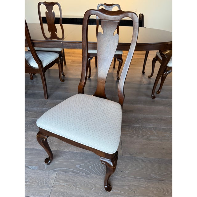 Late 20th Century Drexel Heritage Solid Wood Extendable Dining Table With 6 Reupholstered Chairs For Sale In Chicago - Image 6 of 15