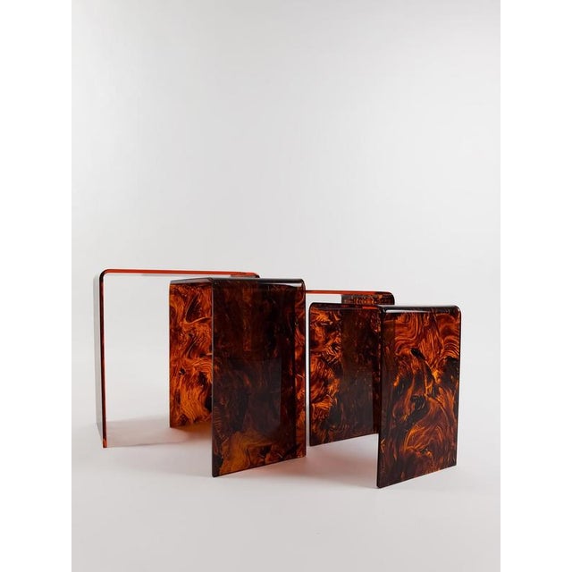 Curved Nesting Table in Faux Tortoiseshell Acrylic Glass attributed to Dior Home, 1970s, Set of 4 For Sale - Image 13 of 18