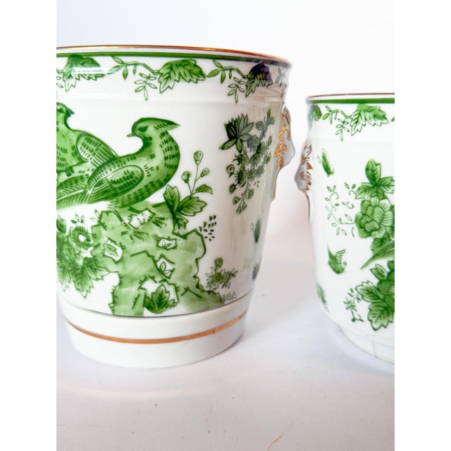 Mid Century Pair of Porcelain Green Bird Cache Pot Planters With Lions Heads For Sale In Dallas - Image 6 of 9