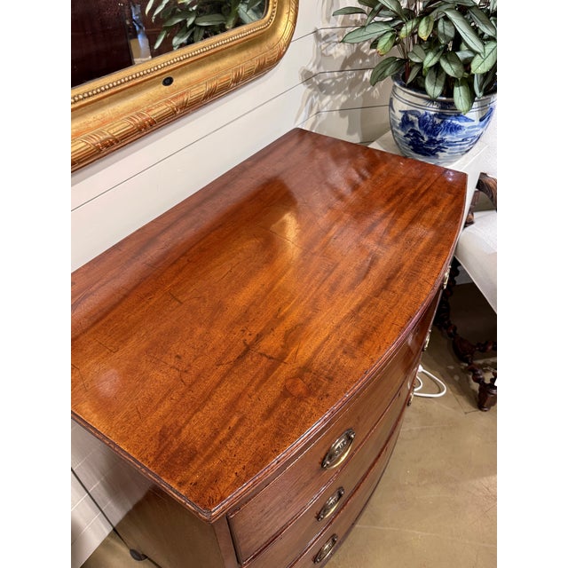 19th Century English Bowfront Chest For Sale In Nashville - Image 6 of 12