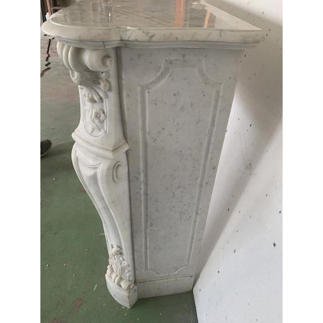 Louis XV Style Fireplace in White Carrara Marble, 19th Century For Sale - Image 12 of 18