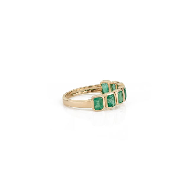 Metal 1.61ct Octagon Cut Emerald Bezel Set Stackable Band Ring Size 4 in 14k Gold For Sale - Image 7 of 16