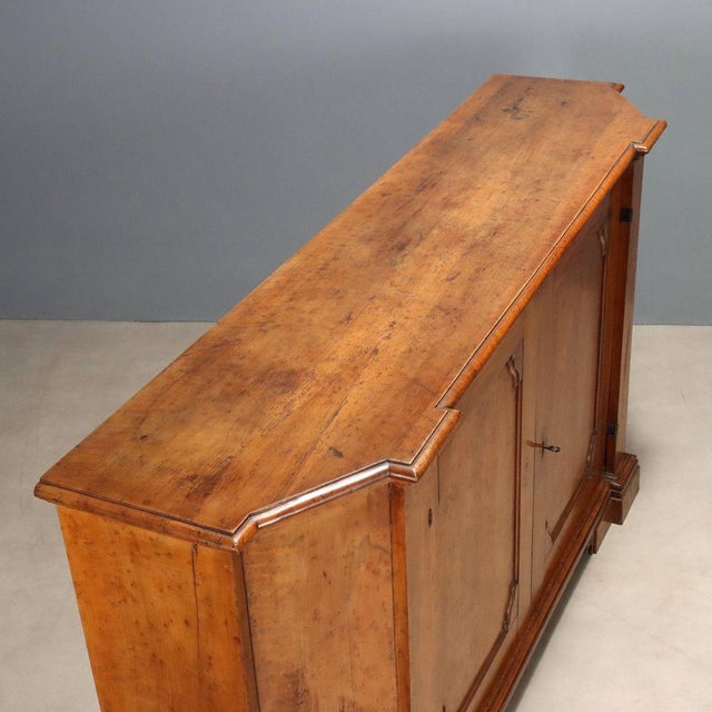 Italian Baroque Sideboard in Walnut, 1700s For Sale - Image 10 of 12