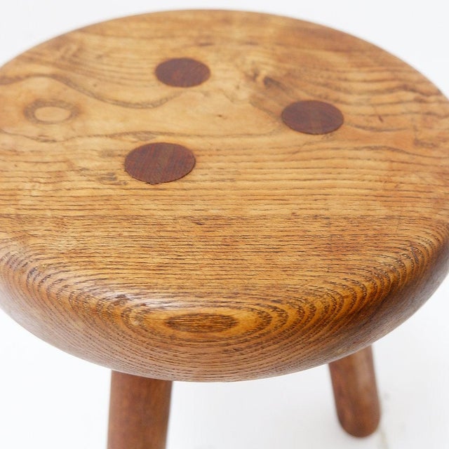 Brutalist Vintage Brutalist Tripod Stool in Wood, 1960 For Sale - Image 3 of 10