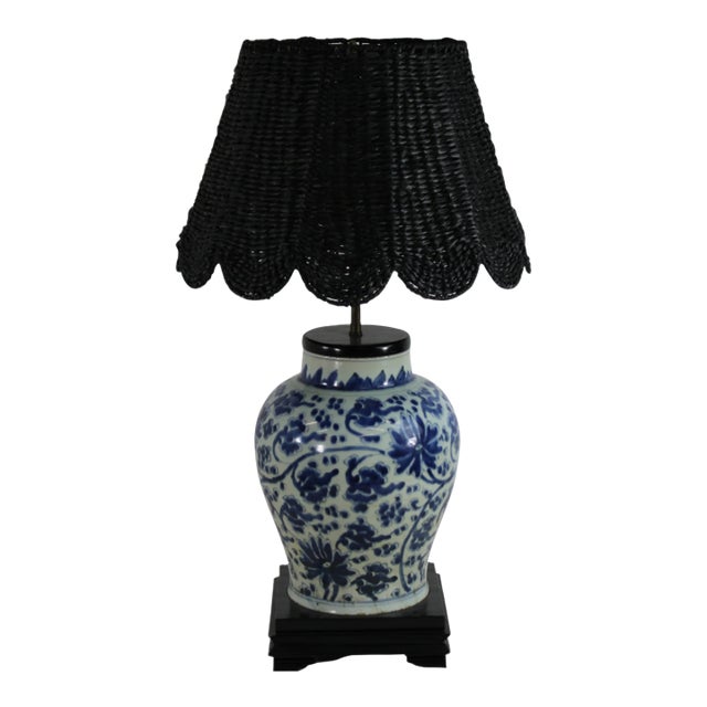 Pair of Chinese Blue and White Porcelain Lamp For Sale