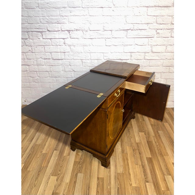 Mid 20th Century Mid 20th Century Henredon Aston Court Flip Top Server Cart For Sale - Image 5 of 9