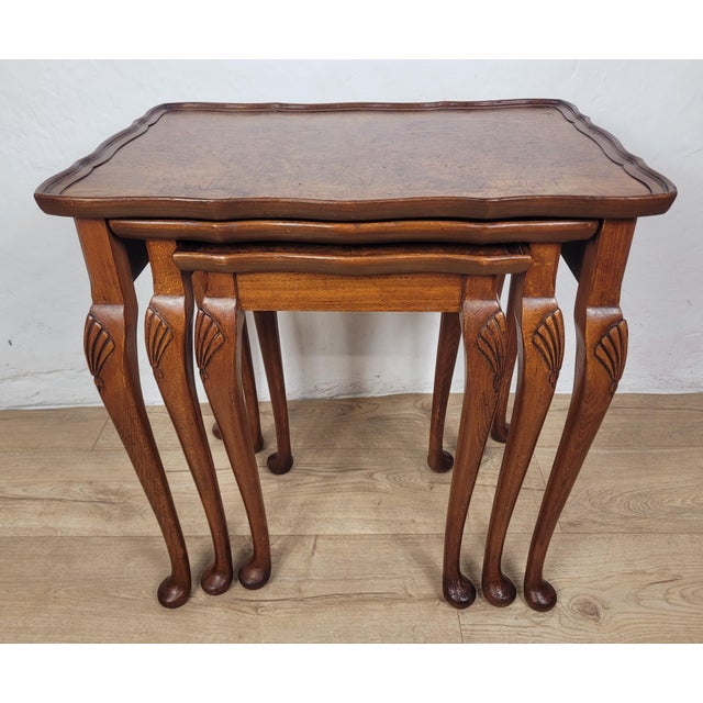 Victorian Nesting Tables in Walnut, 1890, Set of 3 For Sale - Image 3 of 18