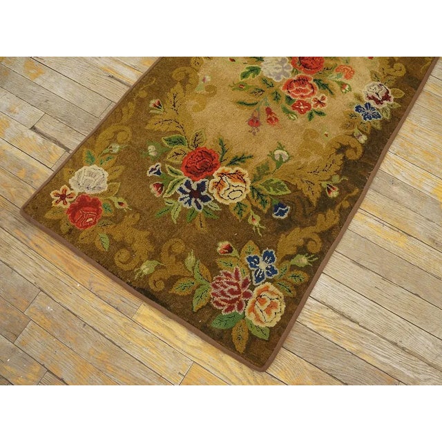Textile Vintage American Hooked Floral Medallion Wool Brown Earth Tone 1950s Modern Rug For Sale - Image 7 of 12