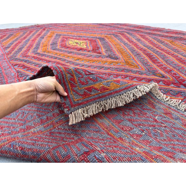 Red Multicolor Mushwani Hand-Woven Kilim Rug - 7'1" X 9'2" For Sale - Image 8 of 10