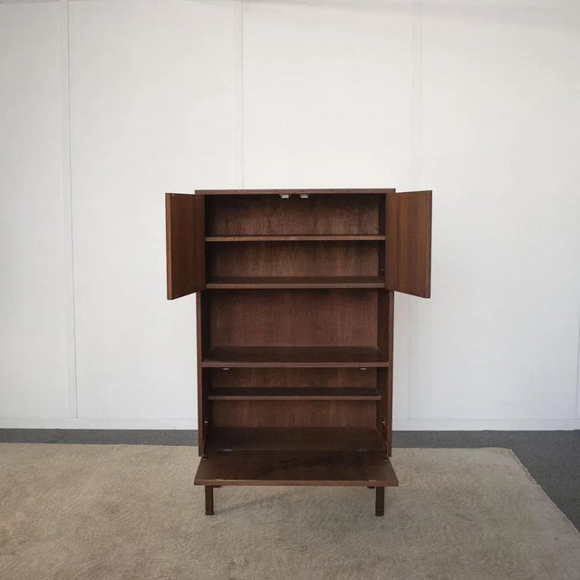 Peter Hvidt Highboard in Walnut Wood with Closed Containers and Display Door Unit by Peter Hvidt, 1960s For Sale - Image 4 of 6